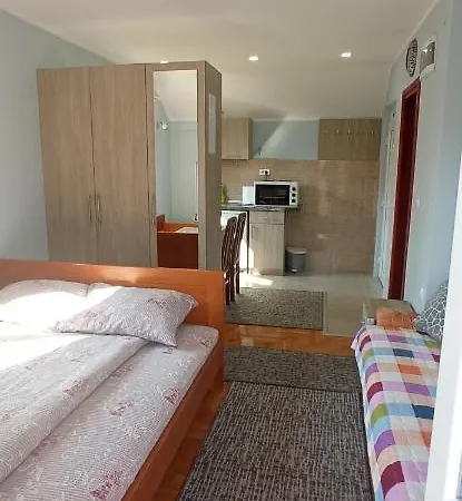Apartment Maksimovic